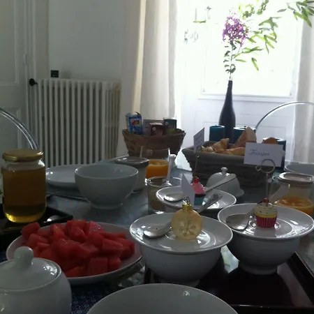 La Blanche Girondine Bed and Breakfast Hostens