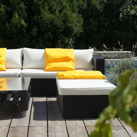 La Blanche Girondine Bed and Breakfast Hostens