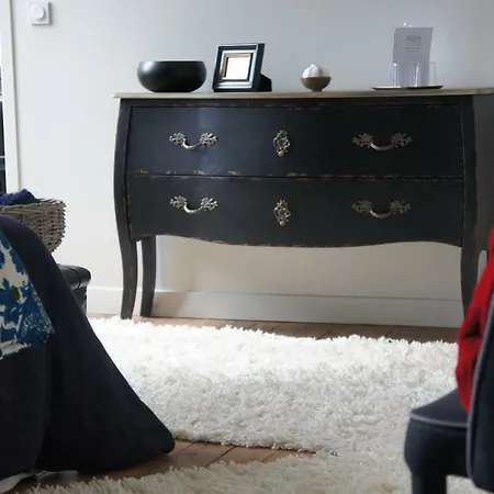 La Blanche Girondine Bed and Breakfast Hostens