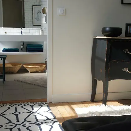 La Blanche Girondine Bed and Breakfast *