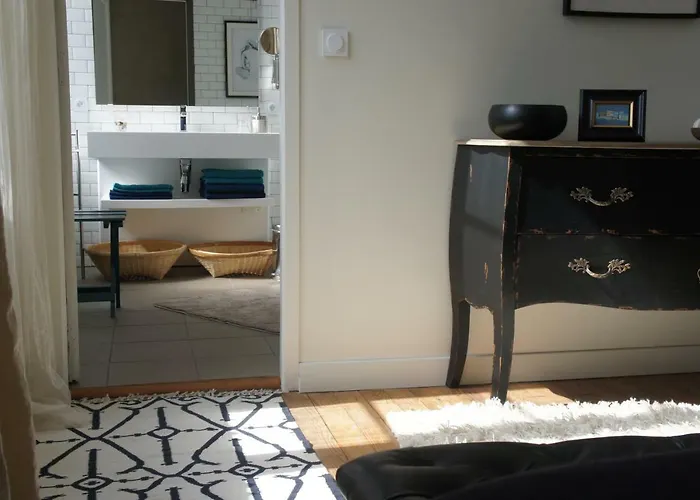 La Blanche Girondine Bed & Breakfast *